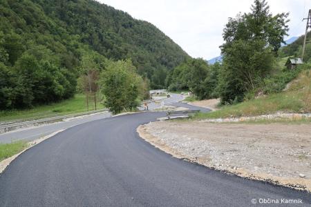 Potok_asfaltirano cestišče (3)